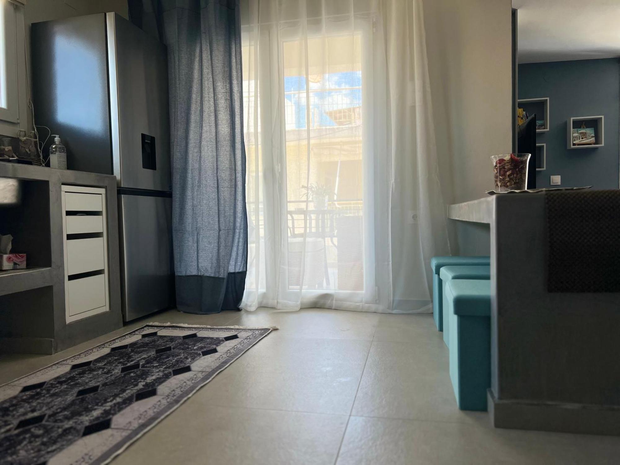 Апартаменты Modern Family Retreat Волос Экстерьер фото